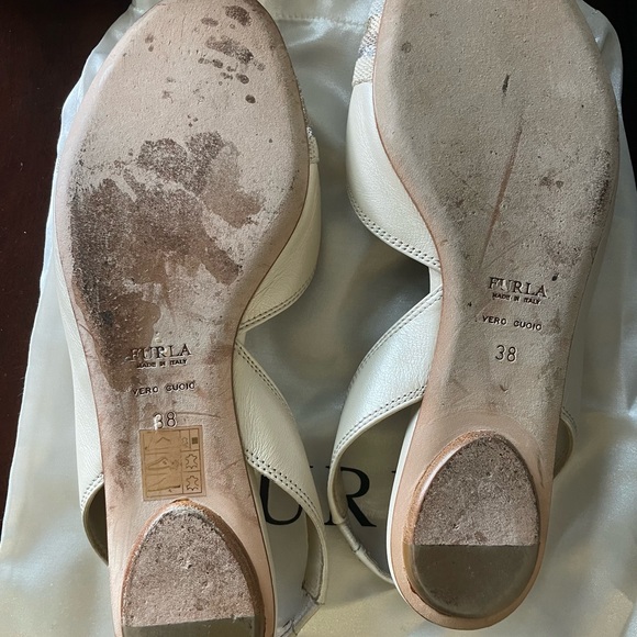 Furla Flats ( Made in Italy) - Picture 6 of 10